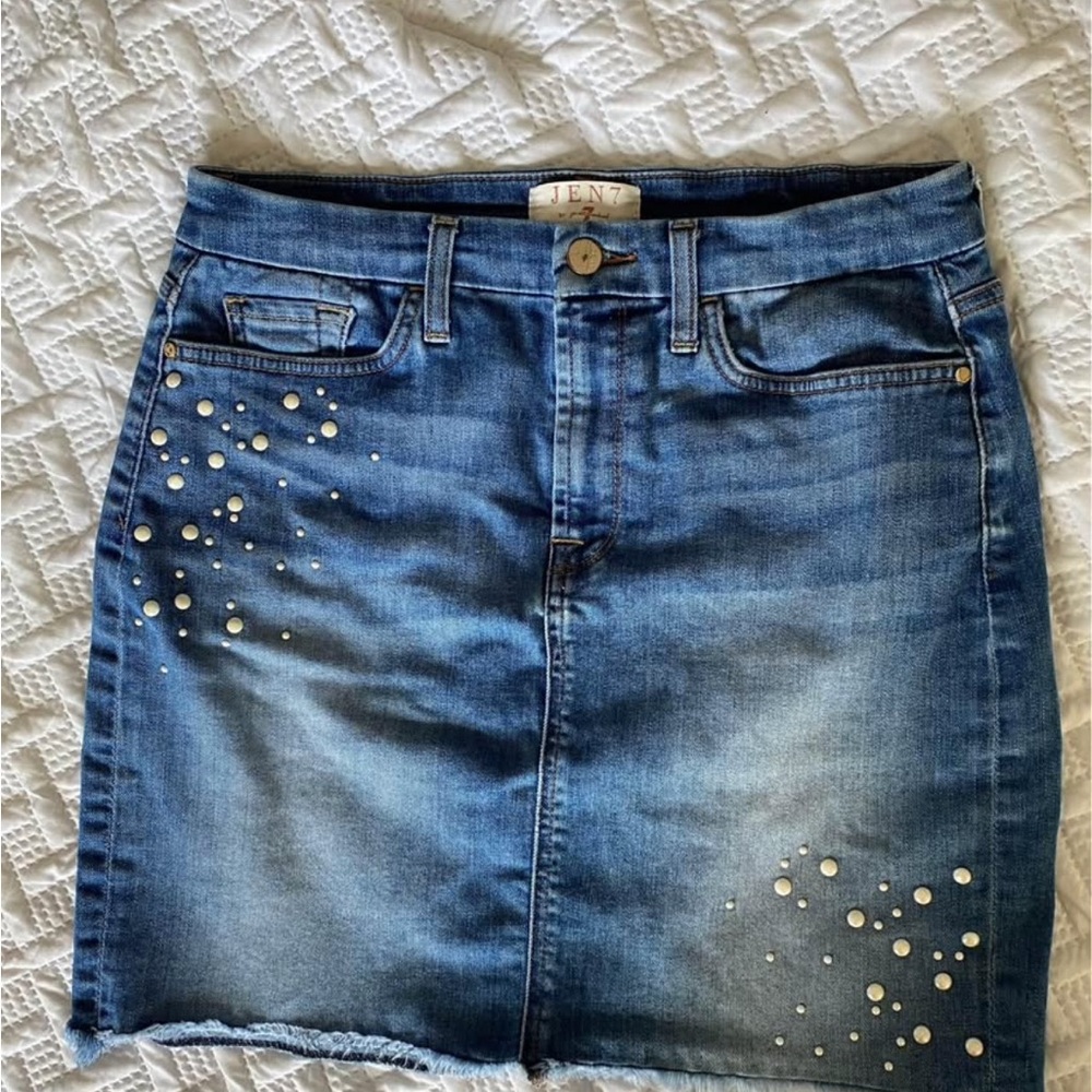 Denim Skirt w Pearl Accents (Size 6/8)